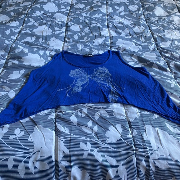 Hanging Blouse - Picture 1 of 8